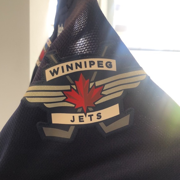 Winnipeg Jets Jersey - Picture 6 of 7